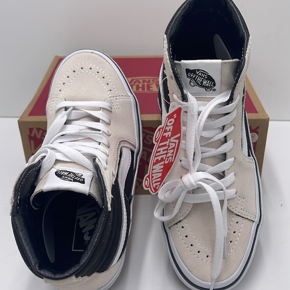 Vans WMNS High-Top Sneakers in Black White Sk8-Hi Bolt
Antique White/Black - Picture 12 of 16